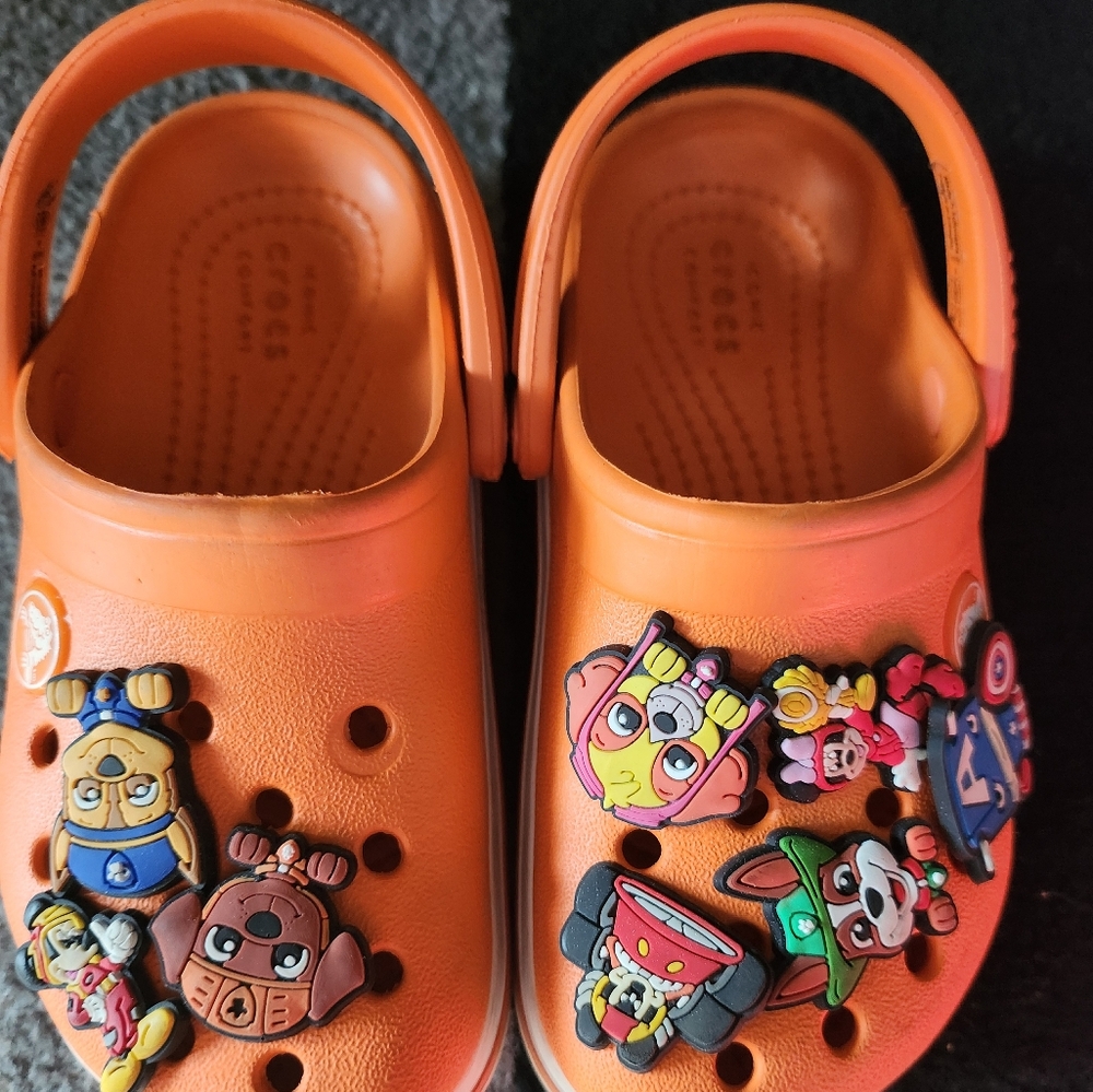 CROCS